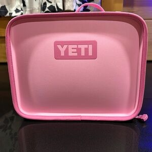 Yeti lunch pal